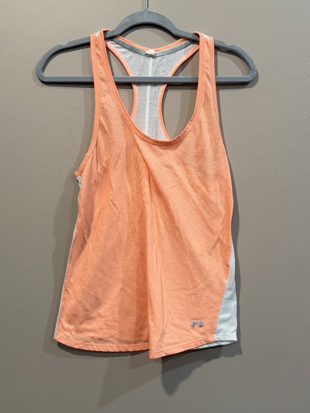 Under Armour Fitted workout Tank Women Size Medium
